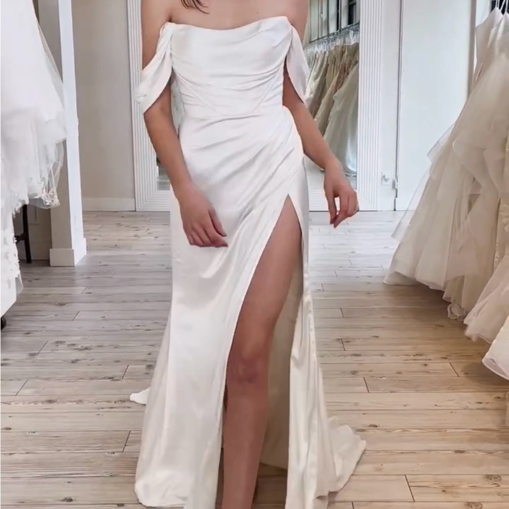 NEW NEVER WORN Silk Wedding Dress - Picture 4 of 10